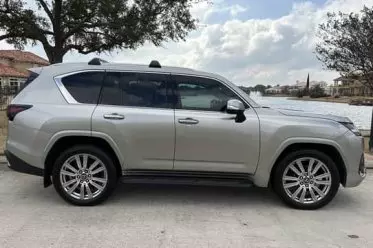 Lexus LX 600