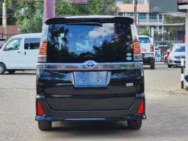Toyota Voxy Hybrid