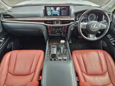 Lexus 570