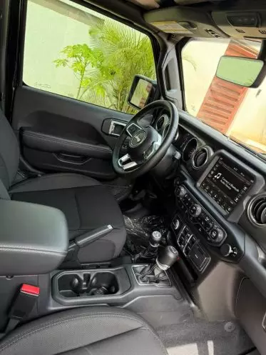 JEEP Wrangler Sahara