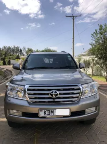 Toyota Landcruiser  V8