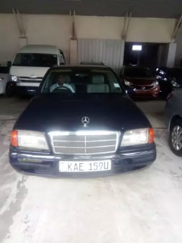 Mercedes-Benz C220