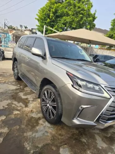 Lexus LX 570