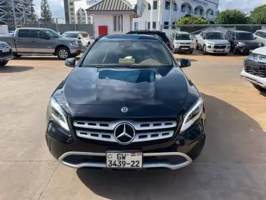 Mercedes-Benz GLA 220