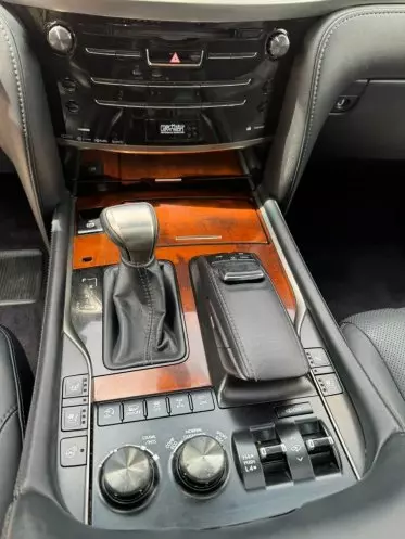 Lexus LX 570