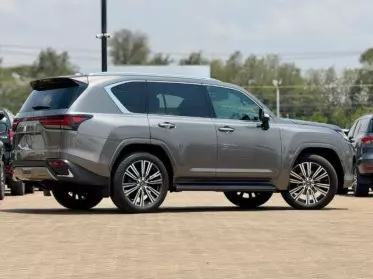 Lexus LX 600