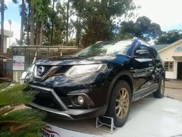 Nissan X-TRAIL