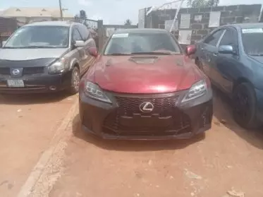 Lexus IS