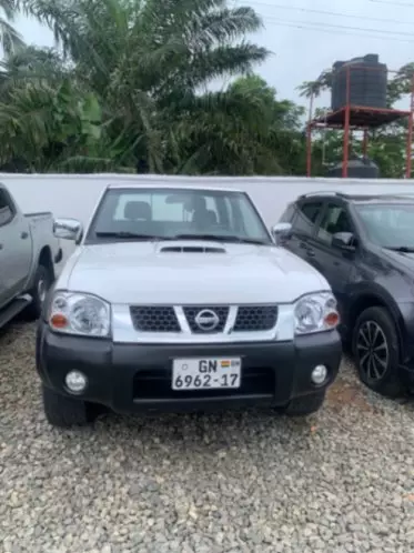 Nissan NP 300