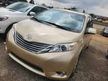Toyota Sienna