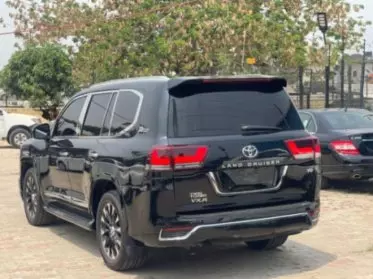 Toyota Landcruiser 300 VX