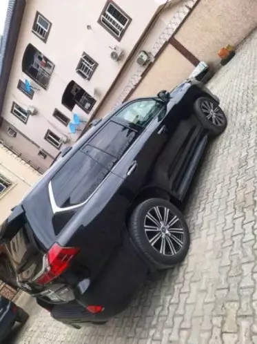 Lexus LX 570