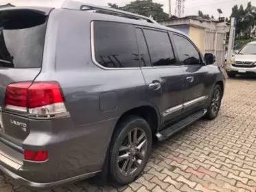 Lexus LX 570