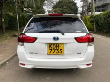 Toyota Fielder 