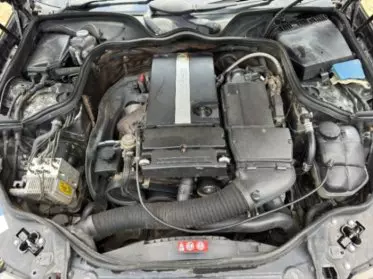 Mercedes-Benz E200