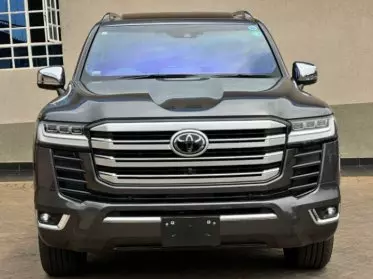 Toyota Landcruiser 300