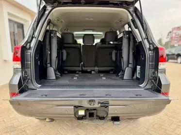 Toyota Landcruiser  V8