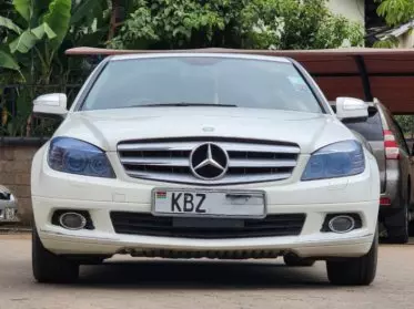 Mercedes-Benz C200