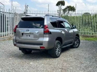 Toyota Land Cruiser Prado TX L