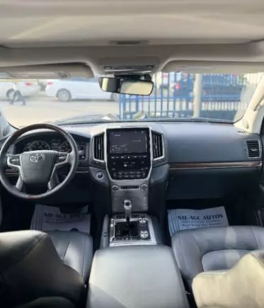 Toyota Landcruiser  V8