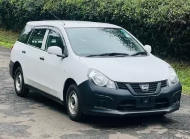 Nissan Advan 