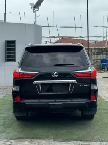 Lexus LX 570