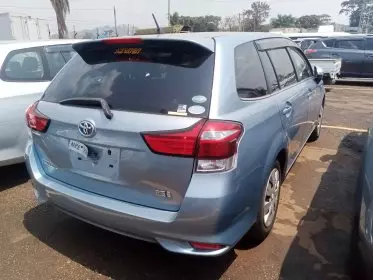Toyota Fielder hybrid 