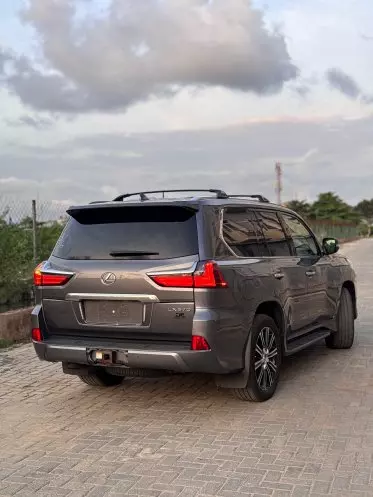 Lexus LX 570