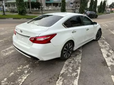 Nissan Maxima