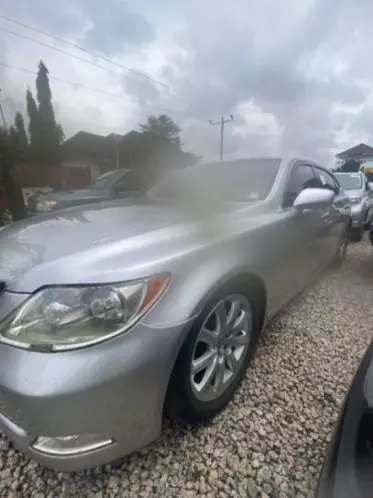 Lexus LS 460