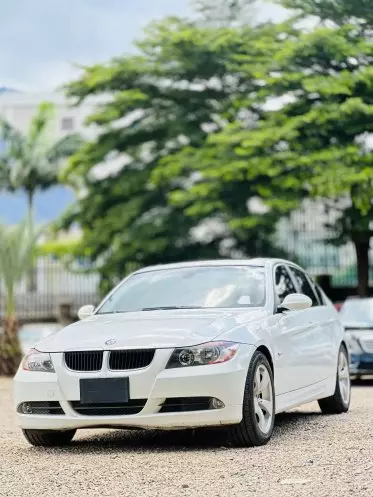 BMW 328i
