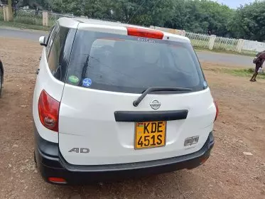 Nissan Advan