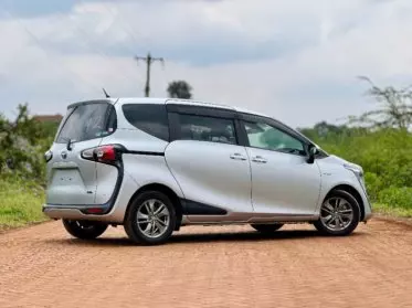 Toyota Sienta Hybrid