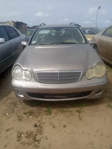 Mercedes-Benz C 240