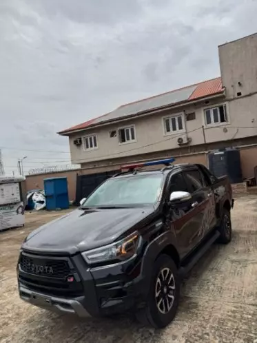 Toyota Hilux 