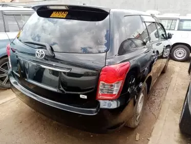 Toyota Fielder 