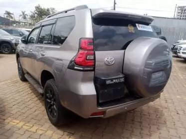 Toyota Landcruiser Prado