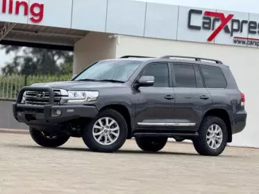 Toyota Landcruiser  V8