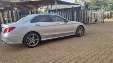 Mercedes-Benz C220