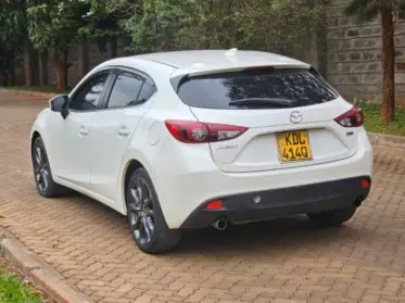 Mazda Axela