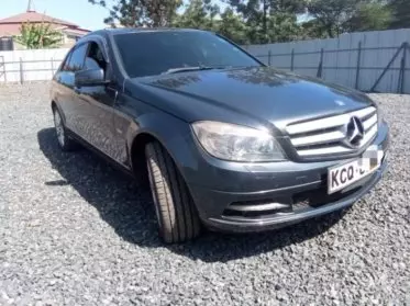 Mercedes-Benz C200