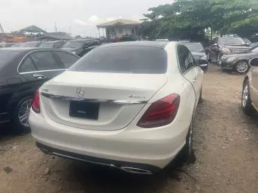 Mercedes-Benz C 300