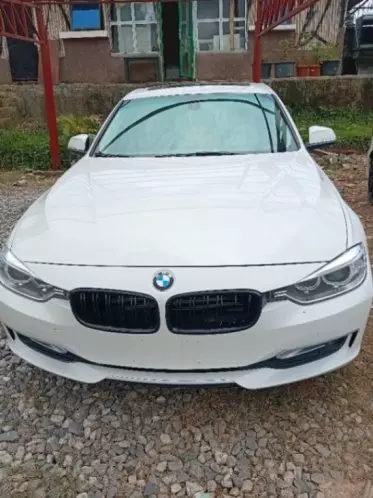 BMW 320i
