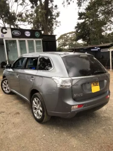 Mitsubishi OUTLANDER