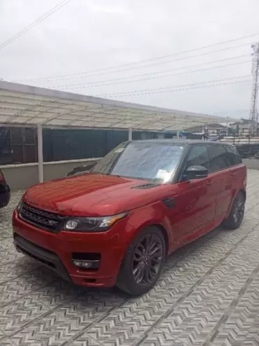 Land Rover RANGE ROVER SPORT HST 