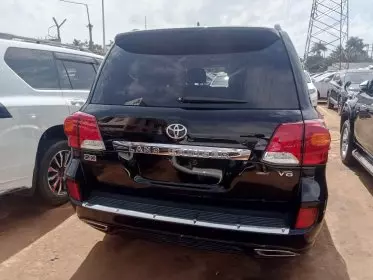 Toyota Landcruiser  V8