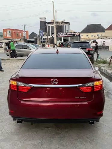 Lexus ES