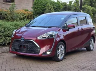 Toyota Sienta Hybrid 
