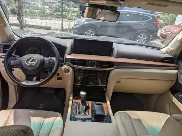 Lexus LX 570