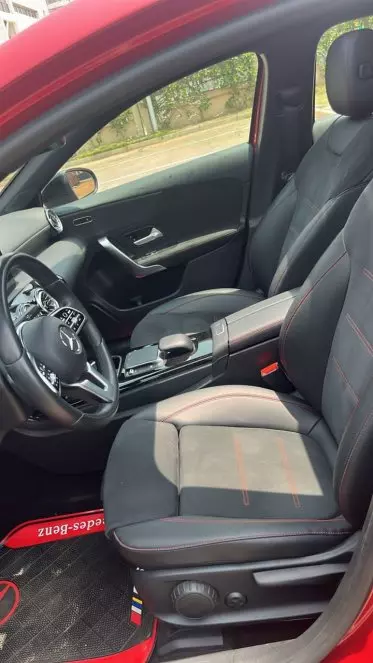 Mercedes-Benz A 220